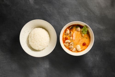 55. Tom yam suppe med chili rejer citrongræs lime og galanga - jasmin ris