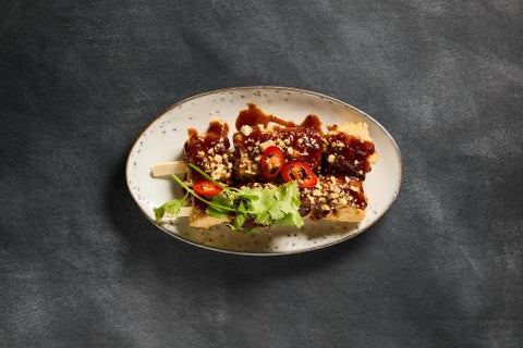 28. Dybstegte tofu med spicy chili dip,  5 stk