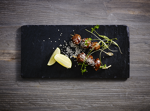 32. Kyllinge boller glaceret med soya & sesam 2 stk