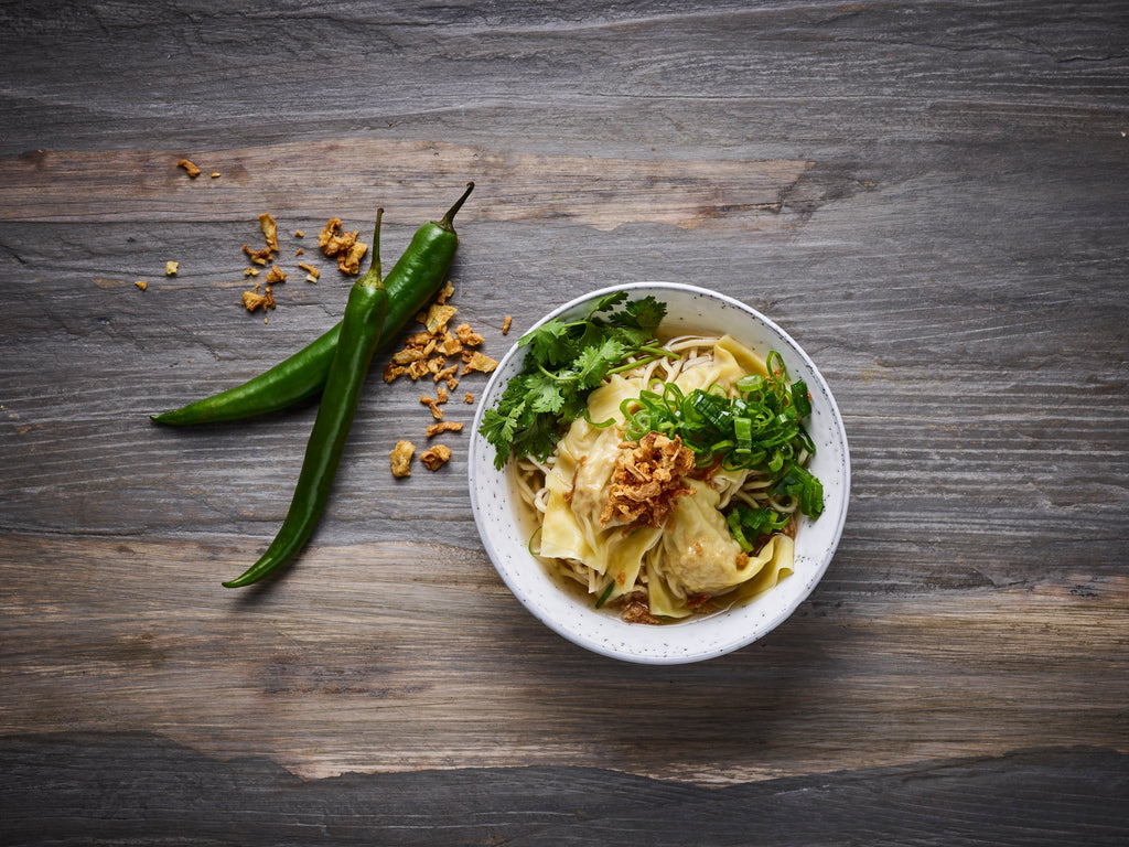 67. Nuddelsuppe med oksekød og oksekød wonton & urter
